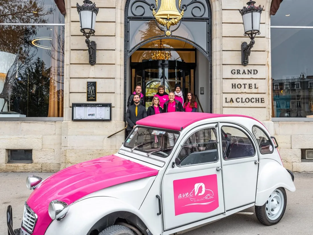 Le Grand Hôtel La Cloche soutient AVEC La Deuche Rose